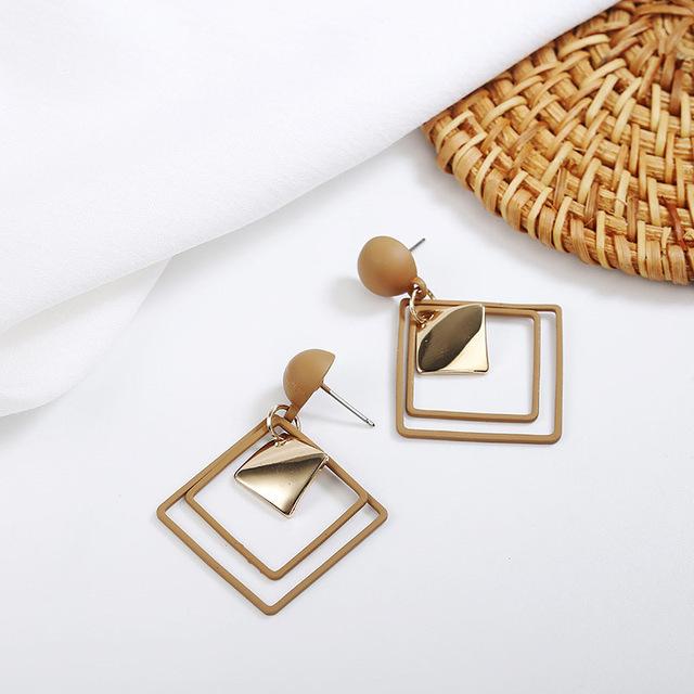 Pendientes de fiesta con estilo de moda para mujer