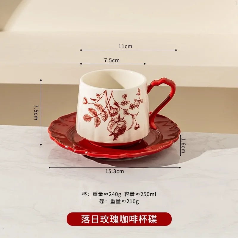 Taza de café de cerámica con diseño de rosas al atardecer de China con un alto valor estético, acompañada de un juego de taza y plato de regalo en una caja de regalo